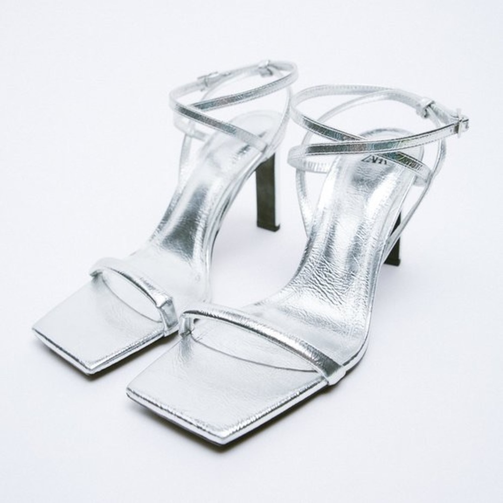 NWT. Zara Silver Metallic Strappy Criss Cross Heeled Sandals. Size 6,5. - Picture 2 of 7